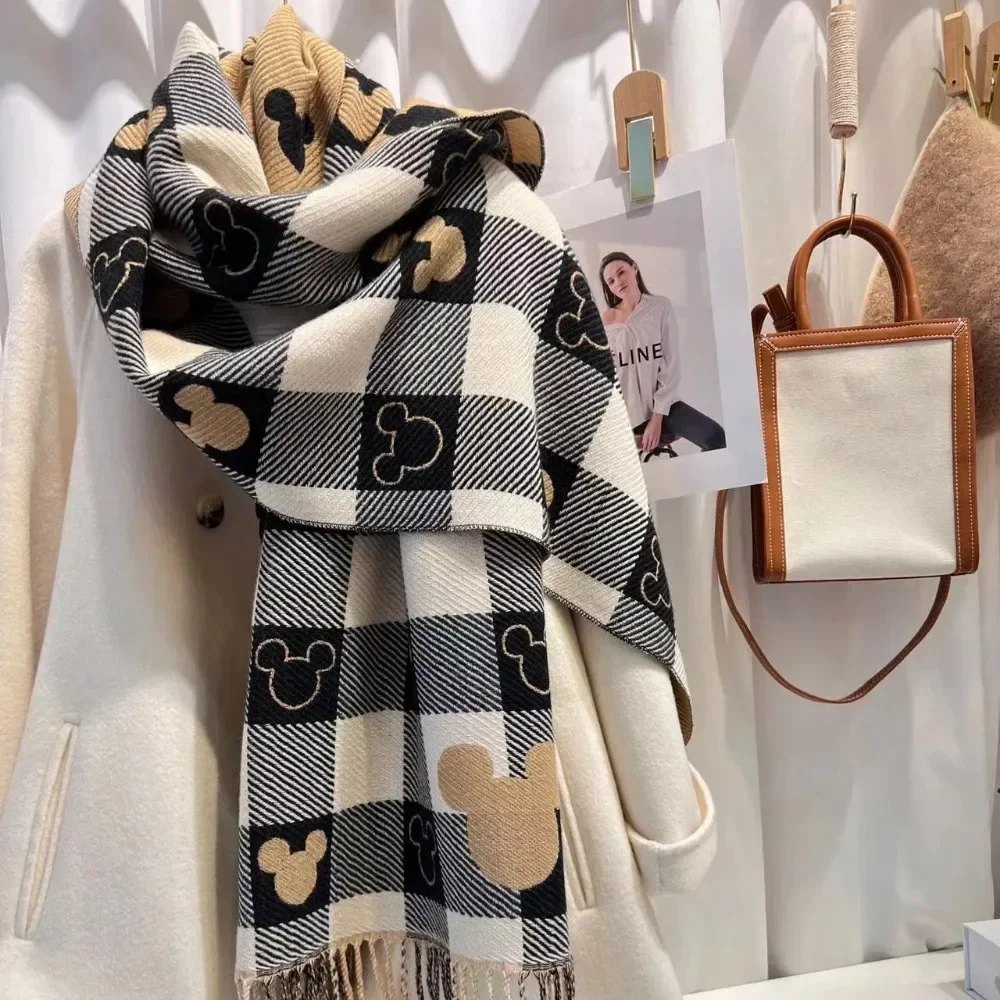 Bufanda de Mickey de Disney para mujer, bufanda con diseño de Mickey, chal de doble cara, estilo Retro, regalo femenino versátil a la moda, invierno 2023