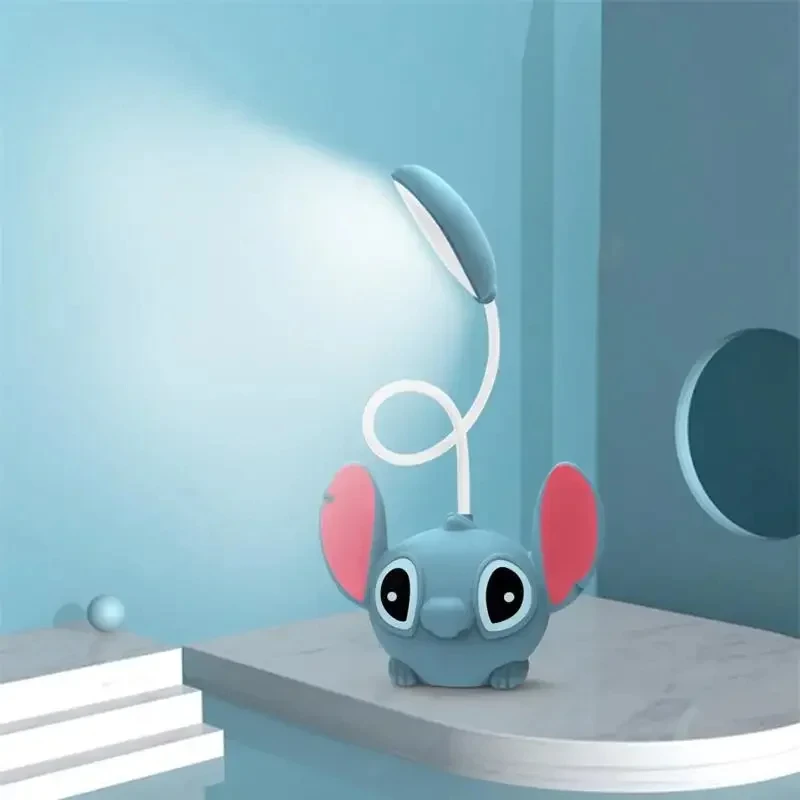 Disney Stitch USB-Lade-LED-Schreibtischlampe, niedliches Cartoon-Studie-Augenschutz, Nachtlicht, Raumdekoration, Urlaubsgeschenke für Mädchen und Kinder