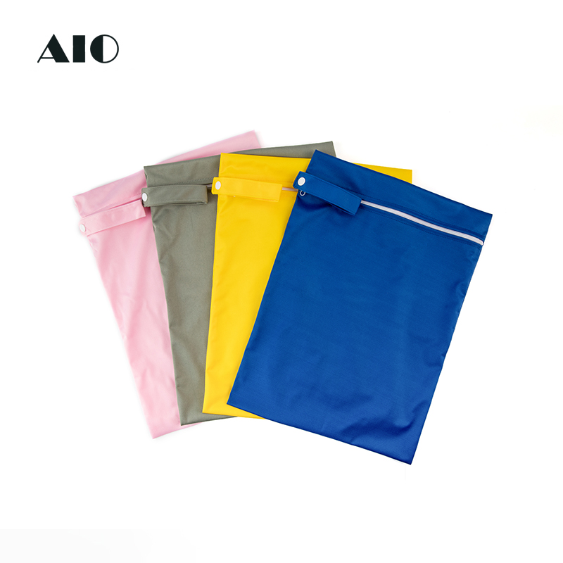 Aio-ウェットおよびドライおむつバッグ,再利用可能な防水バッグ,シングルポケットハンドルバッグ,無地,30x40cm, 1個