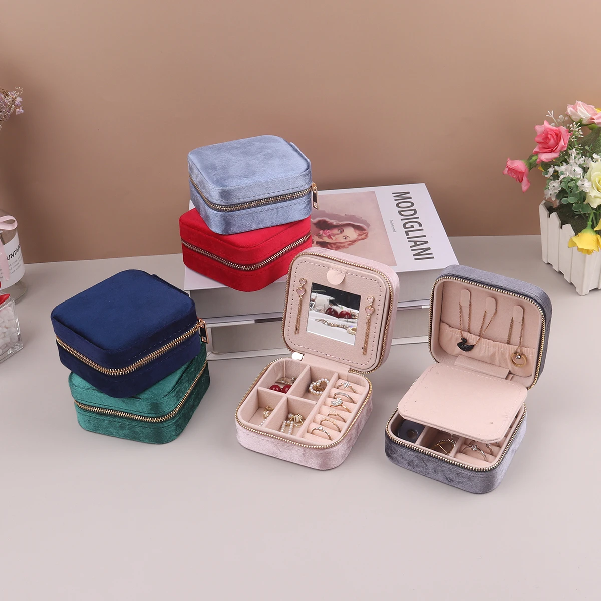 Cleveres, unterteilte Design, kleiner Körper, Handbewegung, Menschen, Samt, multifunktionaler Schutz, Schmuck, doppelte Aufbewahrungsbox