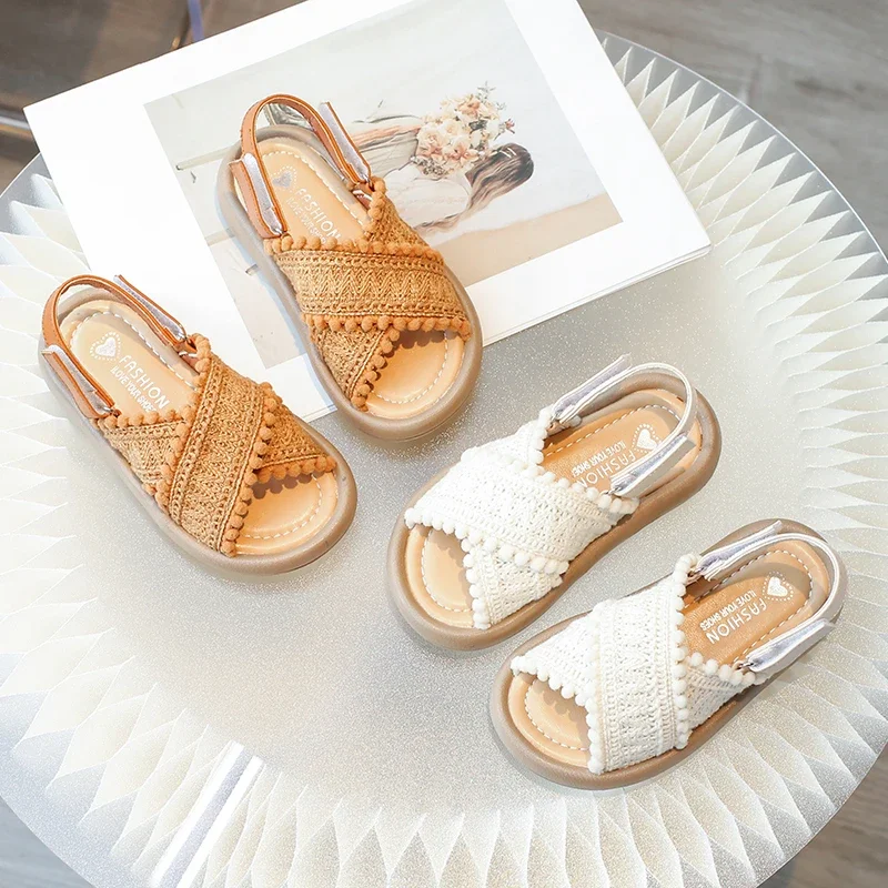 สาวรองเท้าชายหาดฤดูร้อนสไตล์ชาติพันธุ์เด็กรองเท้าแตะ Soft Sole แฟชั่นเด็ก Retro Princess รองเท้า 2024 ฤดูร้อนใหม่