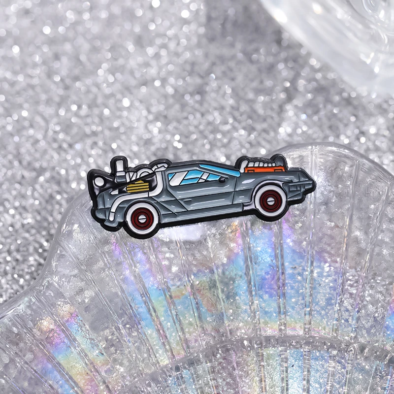 Retro การ์ตูนกีฬารถ Enamel Pin นิยายวิทยาศาสตร์ภาพยนตร์แรงบันดาลใจรถเข็มกลัดเสื้อ Lapel Badge ของขวัญเครื่องประดับสําหรับเพื่อน