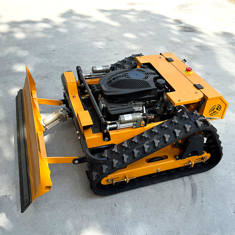 Aangepaste fabriekslevering CE EPA dieselmotor All Terrain grassnijmachine Landbouw rubberen rupsen met sneeuwschuiver