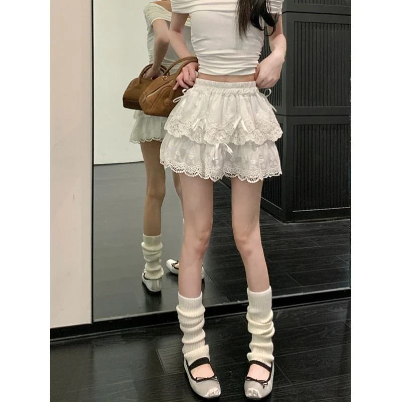 Deeptown Coquette Weißer Spitze Kurzer Rock Rüschen Damen Süße Schleife Kawaii Miniröcke Patchwork Layered A-Linie Ästhetik Rock