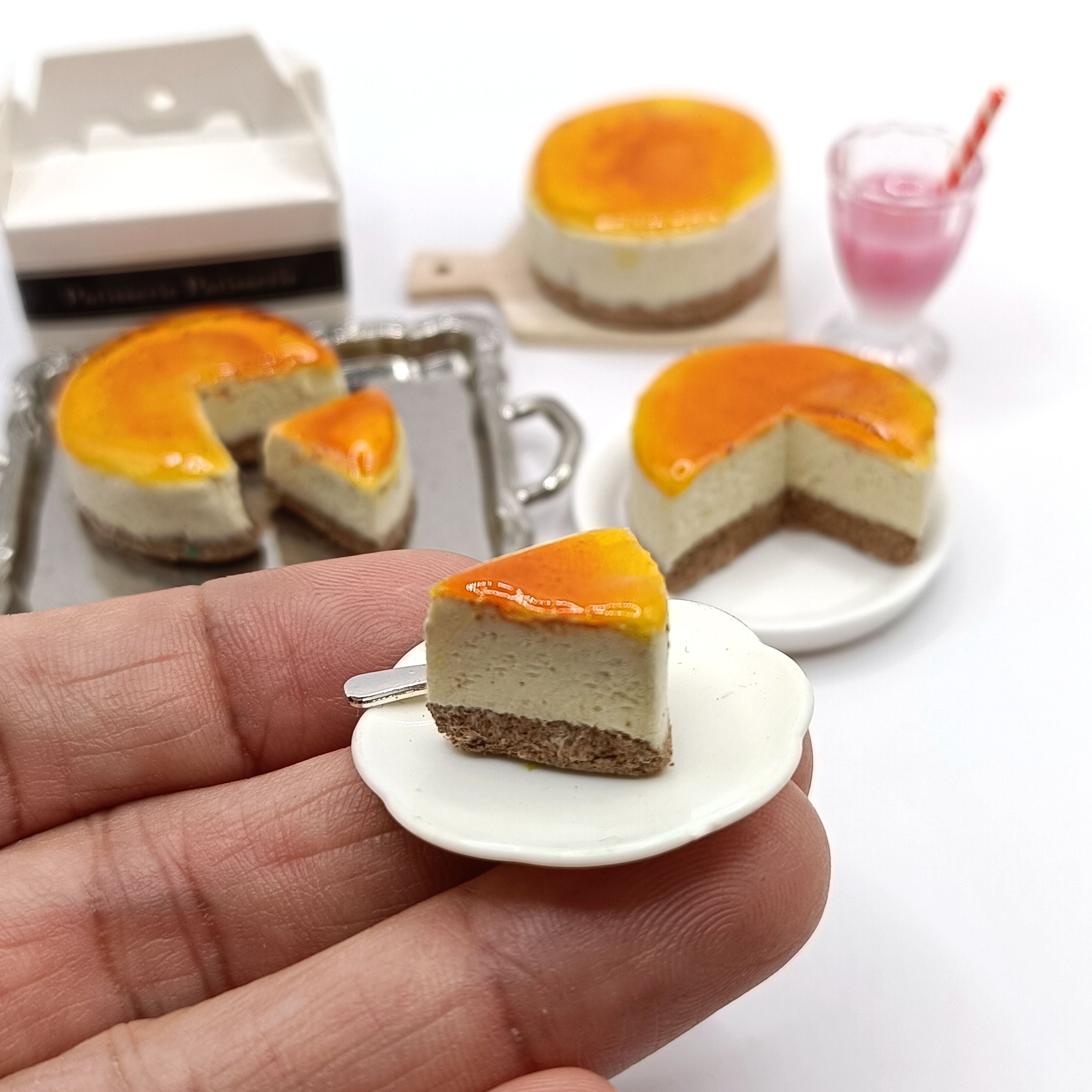 NEW 1PCS 1/6 Scale Dollhouse Miniature Cheese Cake Pretend Food Mini Cake for Blyth OB11 BJD Dolls Toys Accessories