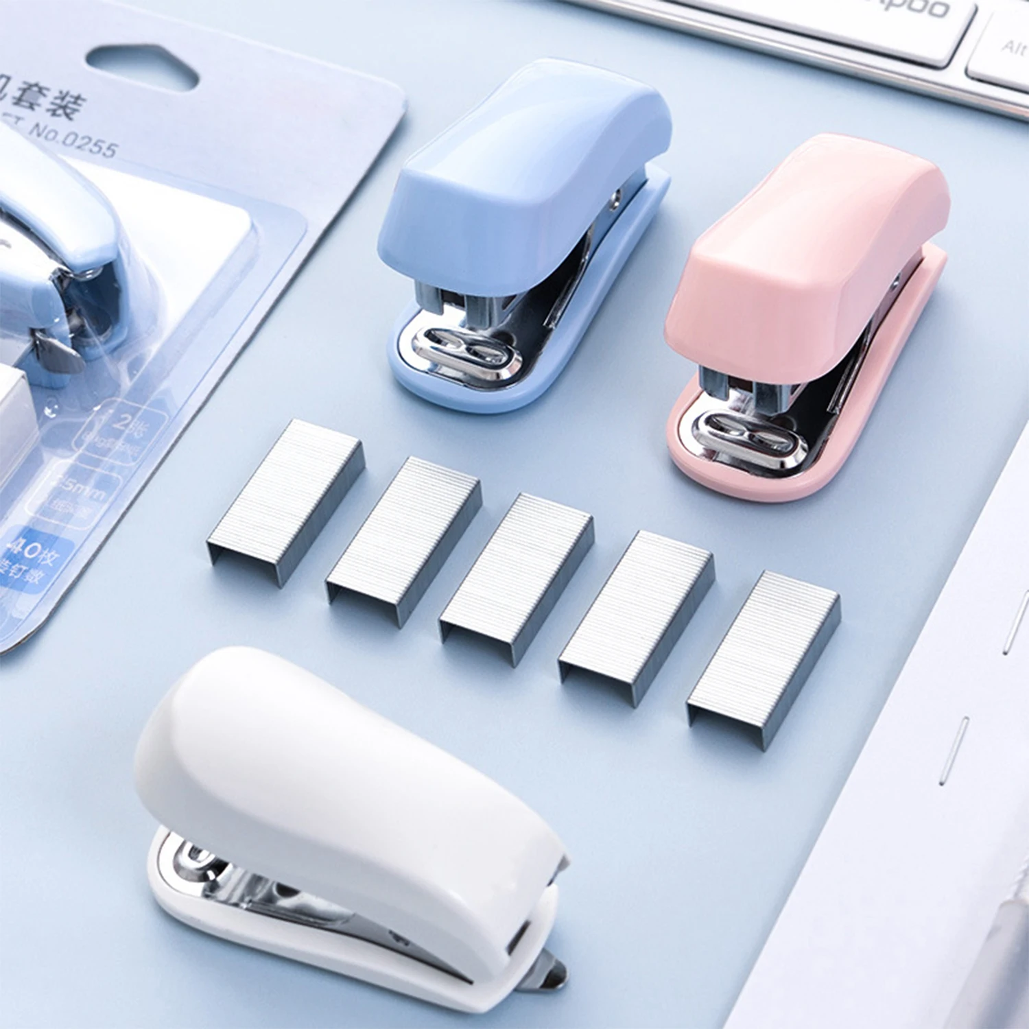 Mini kit cucitrice Cucitrice portatile piccola e graffette per rilegare carta Studente Cancelleria per ufficio Blu Rosa Bianco