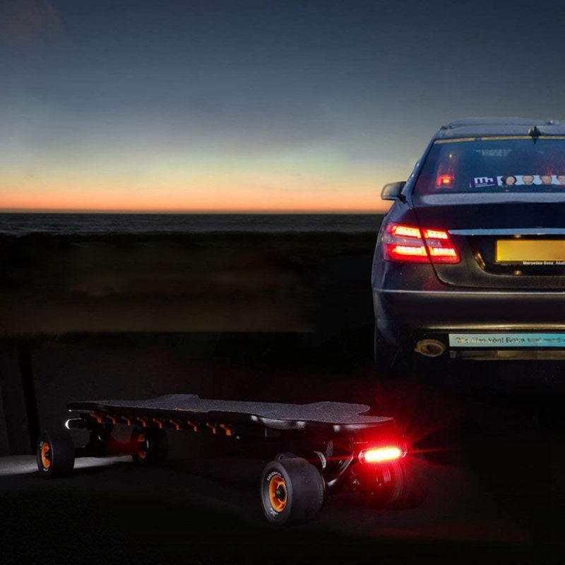 O skate ilumina o brilho impermeável conduziu a cauda de segurança para Longboard elétrico