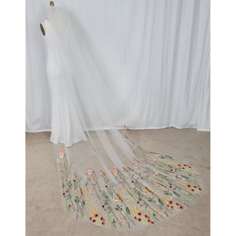 Свадебная накидка с цветочной вышивкой, драпированная фата, дикие цветы, секретный сад, собор с расческой, зеленые, оранжевые цветы, листья