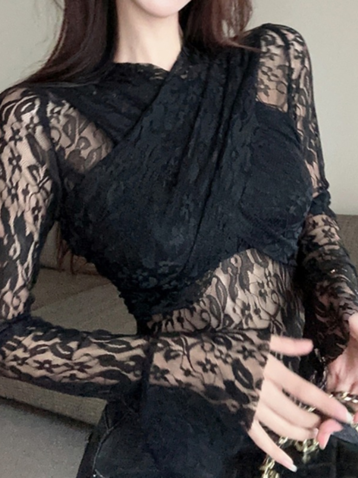 エレガントなレース長袖女性のトップインナー重ね着ハイウエストベルボトム痩身黒ベースレイヤー冬のファッション