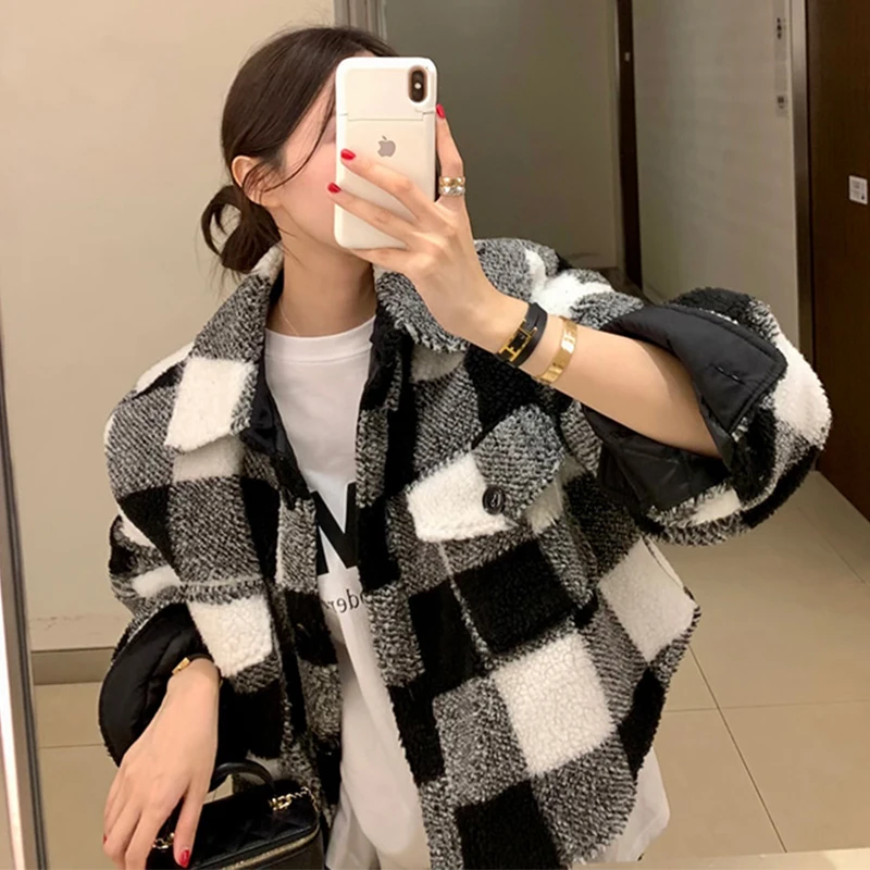 レトロ冬シックなチェック柄デザイン長袖ショートコートウールジャケットターンダウンカラーカラーブロックスタイル多用途ルーズフィット