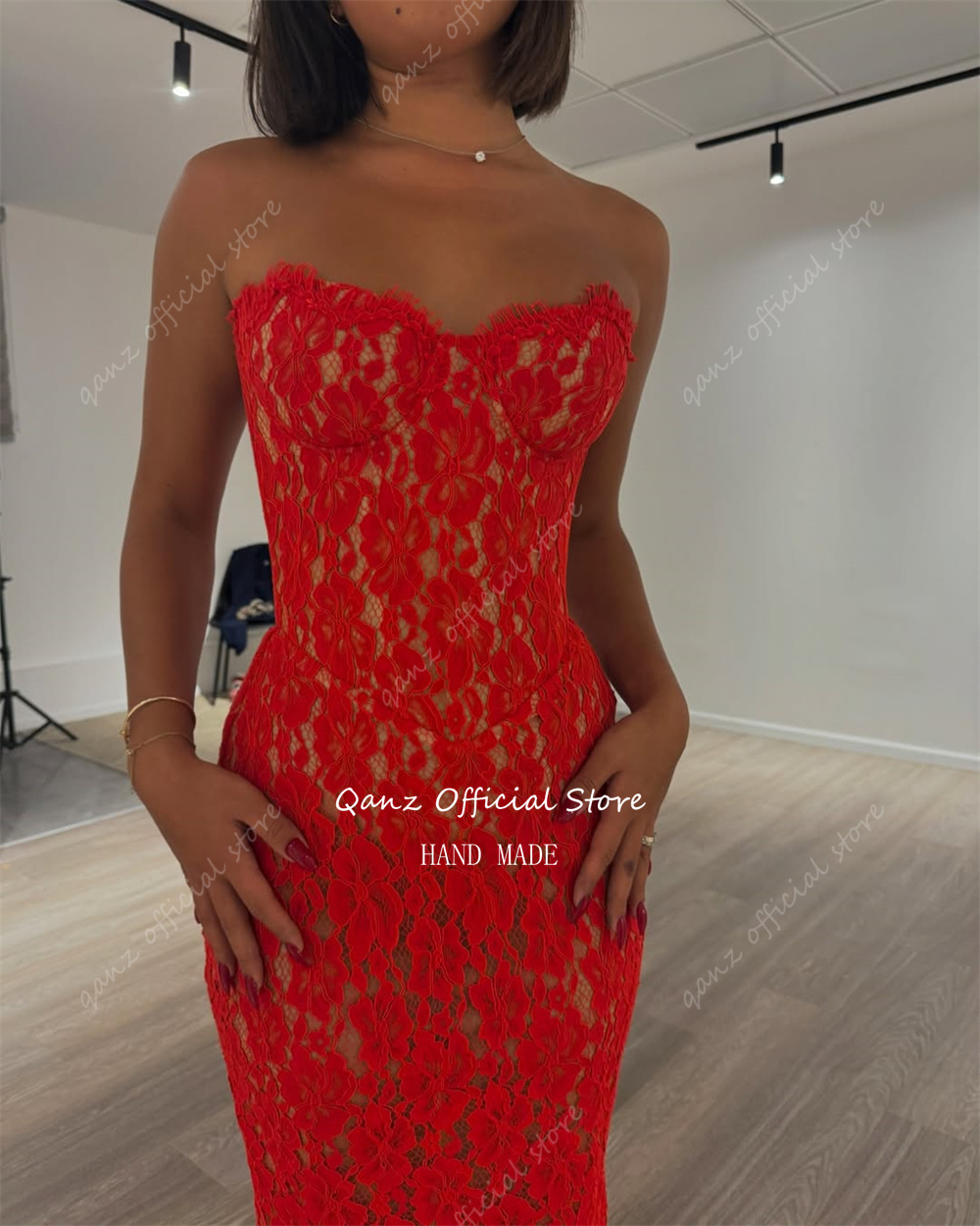 Qanz czerwone koronkowe aplikacje szaty De Soirée Sweetheart bez rękawów syrenka suknie balowe gorset powrót suknie wieczorowe kobieta dostosowane