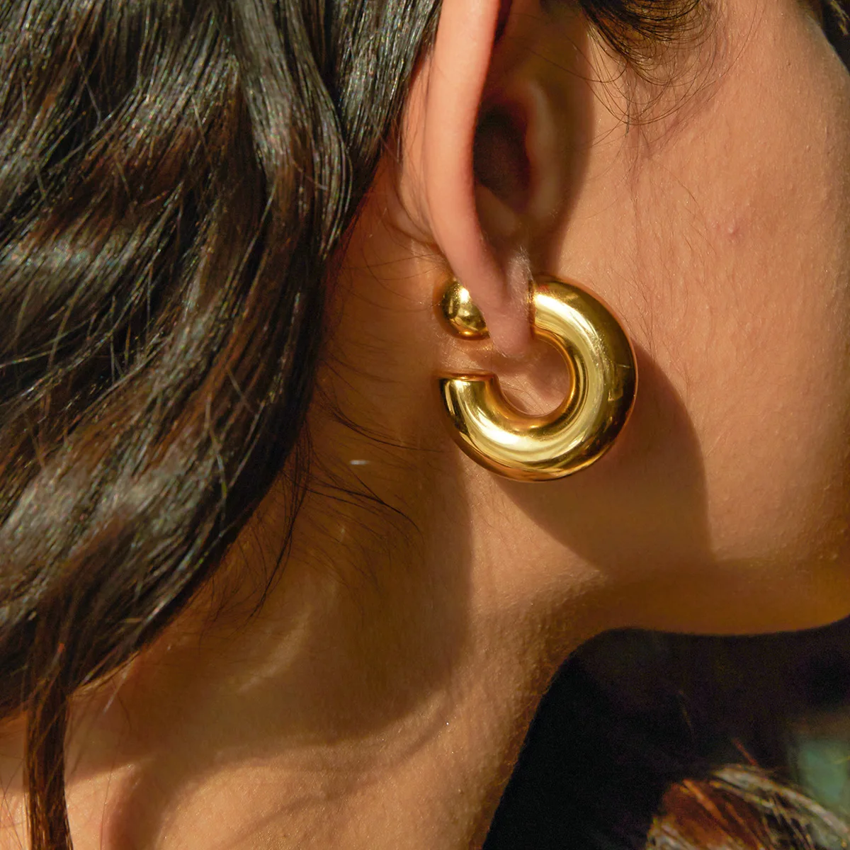 Pendientes de moda en forma de C con diseño único, pendientes de alta gama y de nicho para mujer.