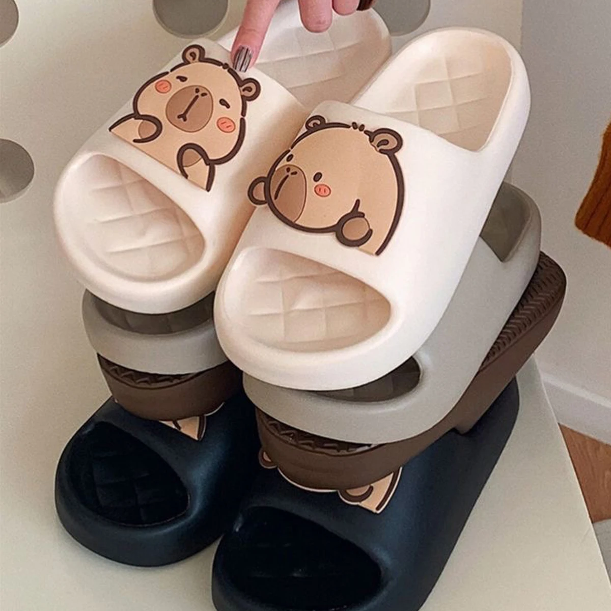Nette Capybara Design Dicke Sohle Frauen Hausschuhe Rutschen Badezimmer Strand Indoor Sandalen Sommer Paar Schuhe