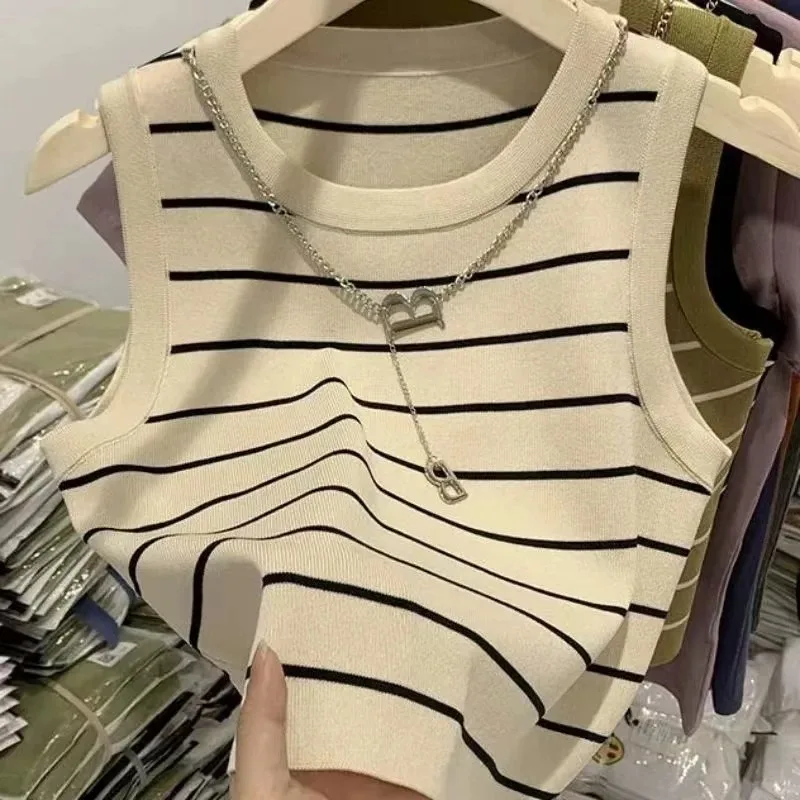 Nuevo chaleco para mujer, top de verano con temperamento de borde ancho a rayas, camisa inferior sin mangas de punto corto