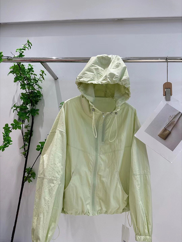 Novo Casaco F Curto e Leve  com Proteção Solar Moda Primavera Verão 2025 Estilo Casual para o Dia a Dia Ajuste...