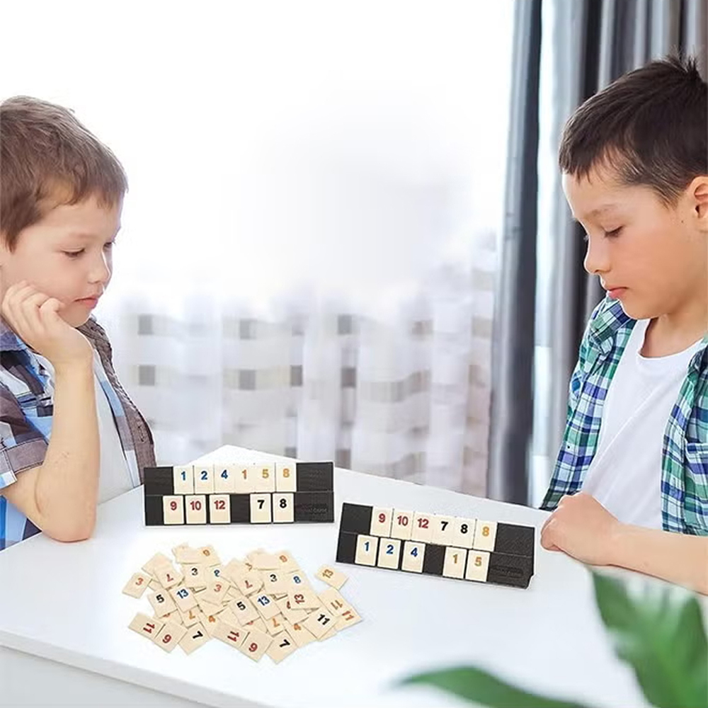 Rommy Cube Game met 4 rekken, Rommy Cube Game Set met draagbare koffer, alledaagse klassieke bordspellen Leren puzzelspellen voor tieners