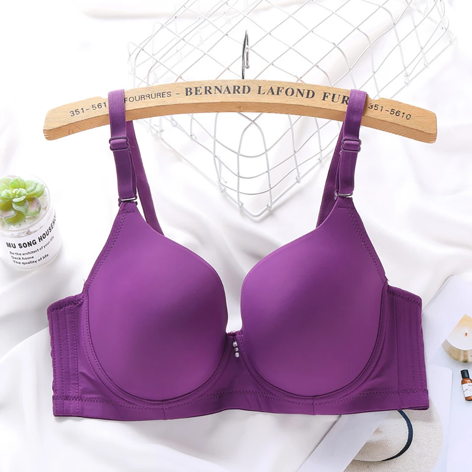 Umarmen Sie eine schmeichelhafte Passform mit Bügel-BHs in Übergröße. Weiches und glattes Material mit nahtlosem Design für diskrete Unterwäsche