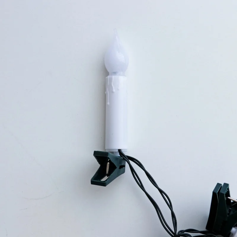 Velas flotantes navideñas LED sin llama con clips, velas cónicas alimentadas por batería, cadena de luces decorativas LED para árbol de Navidad