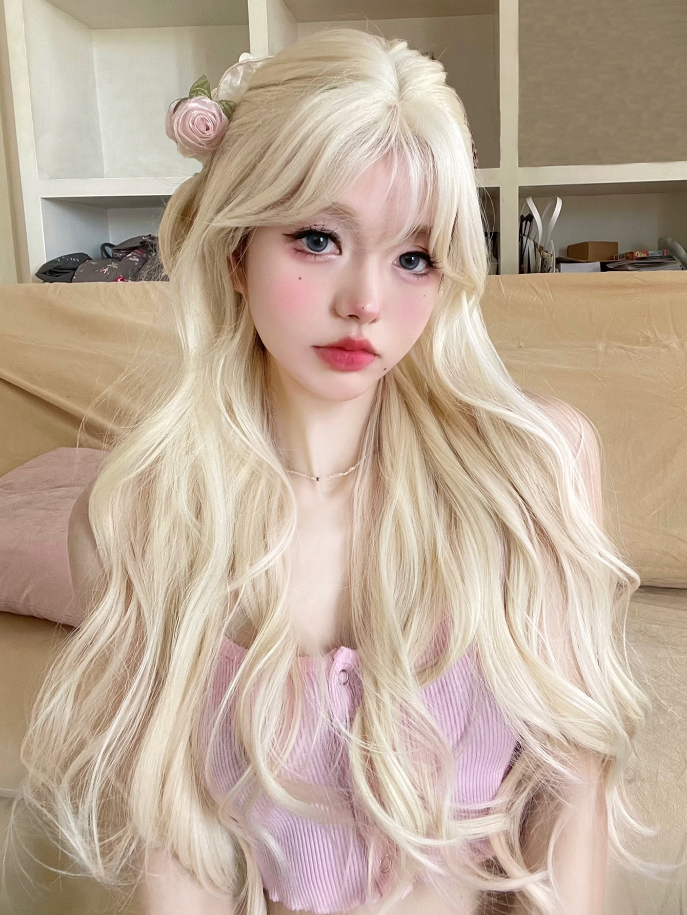 女性用天然金髪合成かつら,長い波状の髪,耐熱性,コスプレ,日常使用,かなりロリータ,28インチ