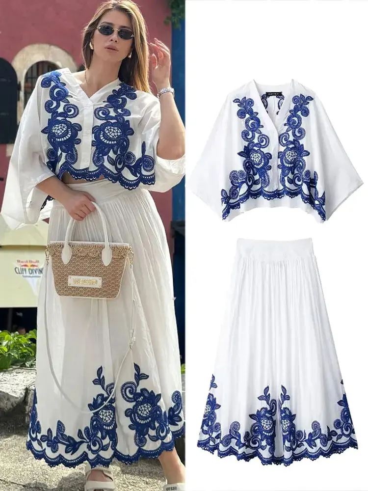 Damski dwuczęściowy zestaw HH: niebieska haftowana koszula zapinana na guziki o luźnym kroju + elegancka spódnica plisowana o wysokim stanie w stylu streetwear.
