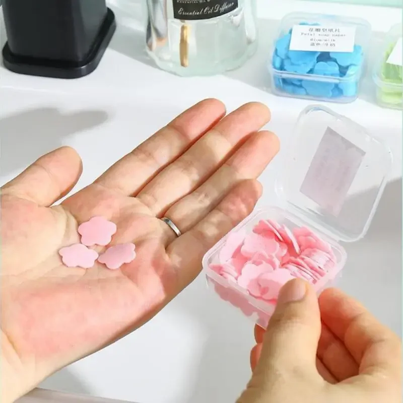 กล่องแบบพกพาล้างมือสบู่ Slice ทิ้งกลีบสบู่ Flakes ผิวสดกระดาษสบู่ในครัวเรือน Travel