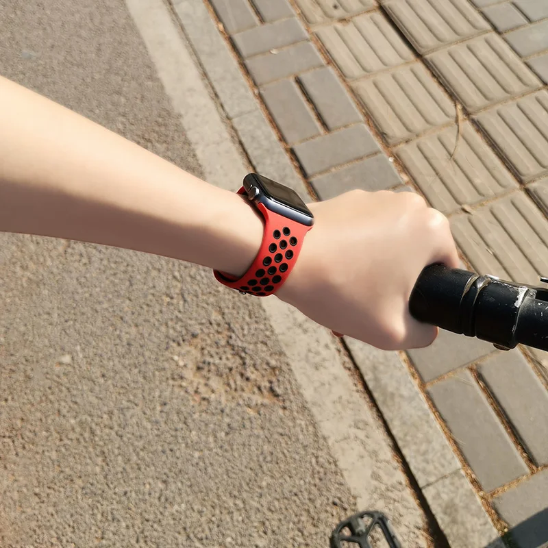 Silicone Strap for Apple Watch Band 44mm 40mm 45mm 41mm 49mm 42mm 38 Sport Bracelet IWatch Series 10 9 8 7 SE 6 5 4 Ultra 1 2 3