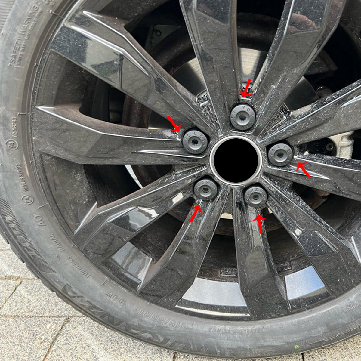 車のホイールハブナットボルトカバー VW フォルクスワーゲンジェッタポロティグアンゴルフ MK4 パサート B6 セアトレオンイビサタイヤスクリューキャップアクセサリー