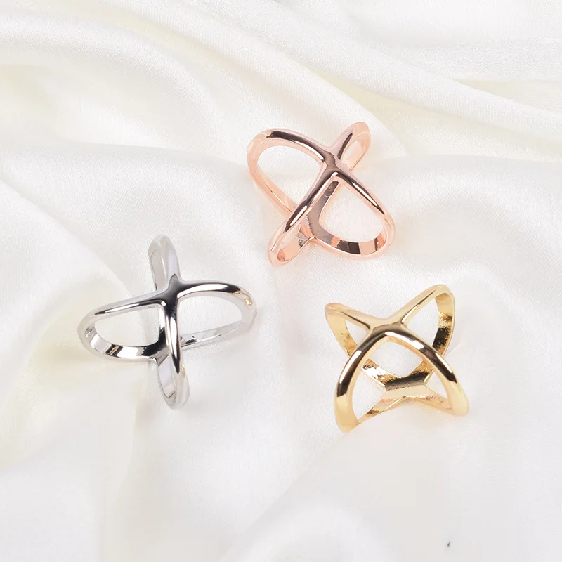 3 stks Creatieve Mi Wangxing vergulde Sjaal Gesp multifunctionele Cross Hollow Glossy Sjaal Vierkante Sjaal Decoratieve Gesp