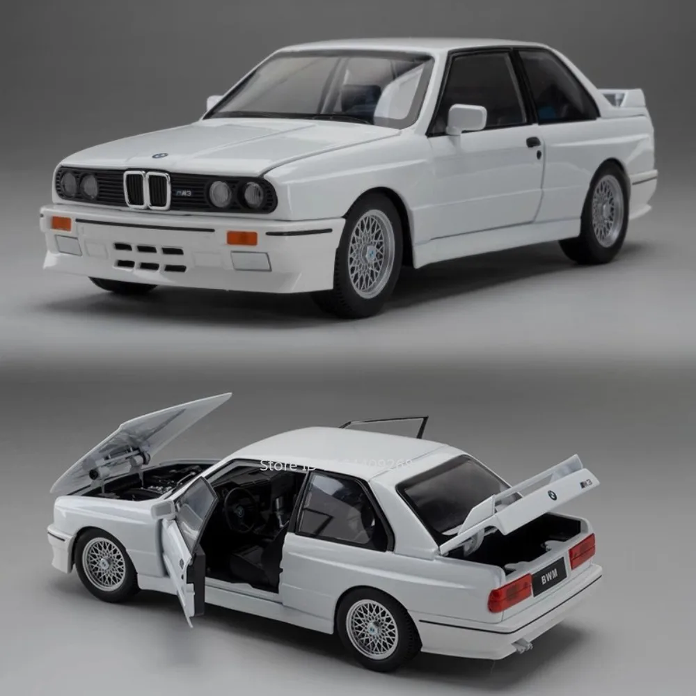 Skala 1:24 M3 M4 Model samochodu zabawkowego Alloy Diecast Gumowe opony Otwarte drzwi Miniaturowe światło Dźwięk Modele pojazdów Prezenty świąteczne dla dzieci
