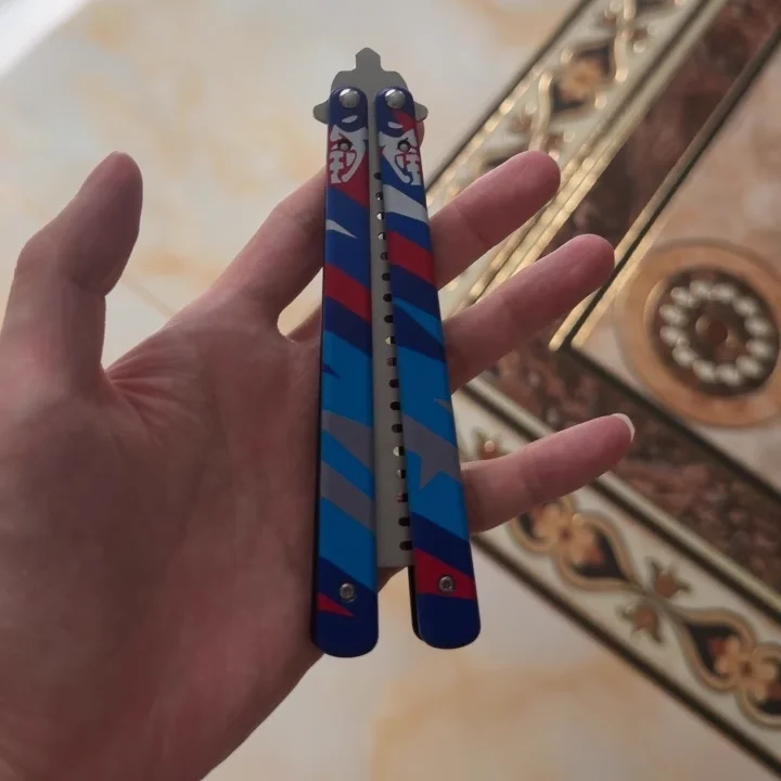 Valorant Gioco Periferico Arma Farfalla Pettine GO Vol 2 Melee Materiale Metallico Samurai Modello di Spada Farfalla Coltello Regali Giocattoli Ragazzi