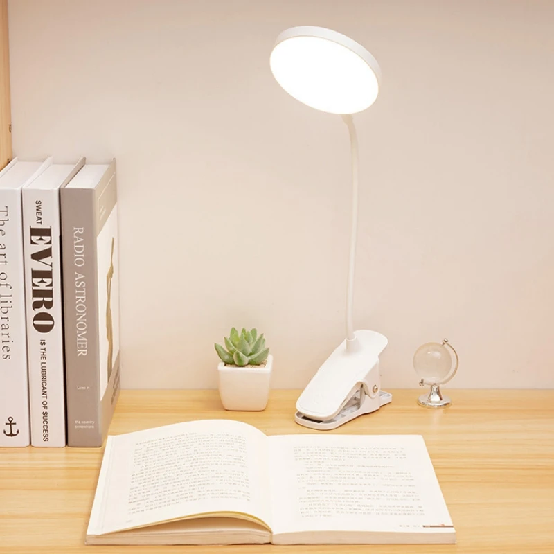 โคมไฟตั้งโต๊ะแบบหนีบ LED ป้องกันดวงตา โคมไฟอ่านหนังสือสำหรับหอพัก โคมไฟอ่านหนังสือแบบชาร์จไฟได้ โคมไฟกลางคืนสำหรับนักเรียน โคมไฟอ่านหนังสือข้างเตียง ให้แสงสว่างเพียงพอ