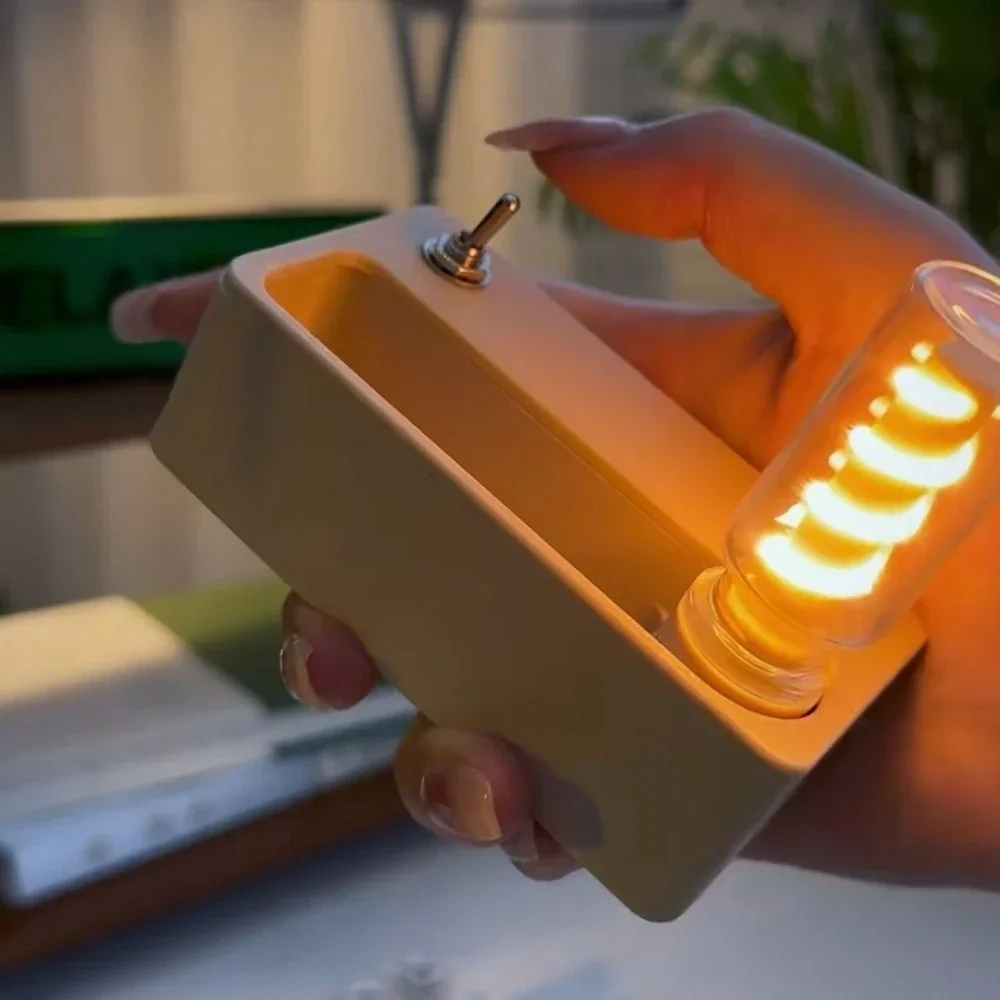 Decompressione fai-da-te Piccola luce notturna LED Flip Piccola luce notturna Decorazione da tavolo piccola luce notturna magnetica meccanica creativa