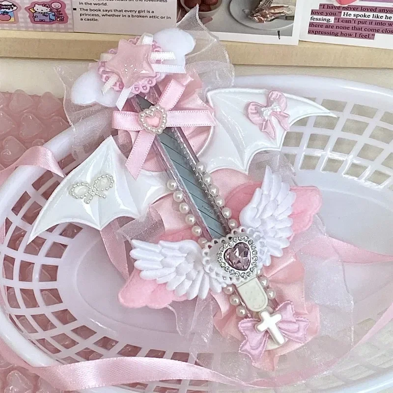 Kawaii Creatief Ontwerp Utility Mes voor Kinderen Snoep Kleur Mode Vleugels Hart Boog Scrapbook Journal Papiersnijder Leuke Box Cutter