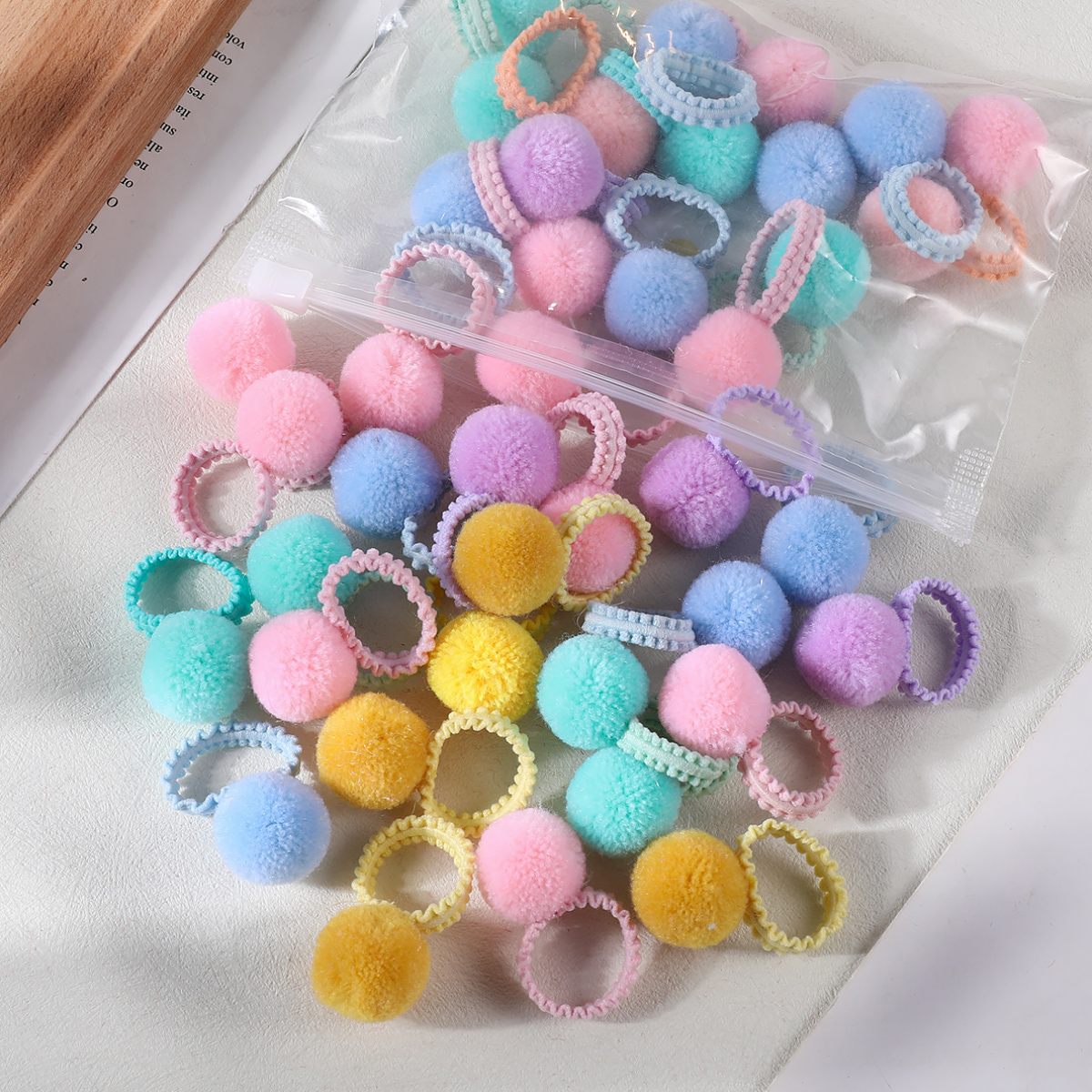 20 pçs meninas colorido bola de pelúcia elástico faixas de cabelo crianças cordas de cabelo laços rabo de cavalo borracha headwear acessórios para o cabelo presente