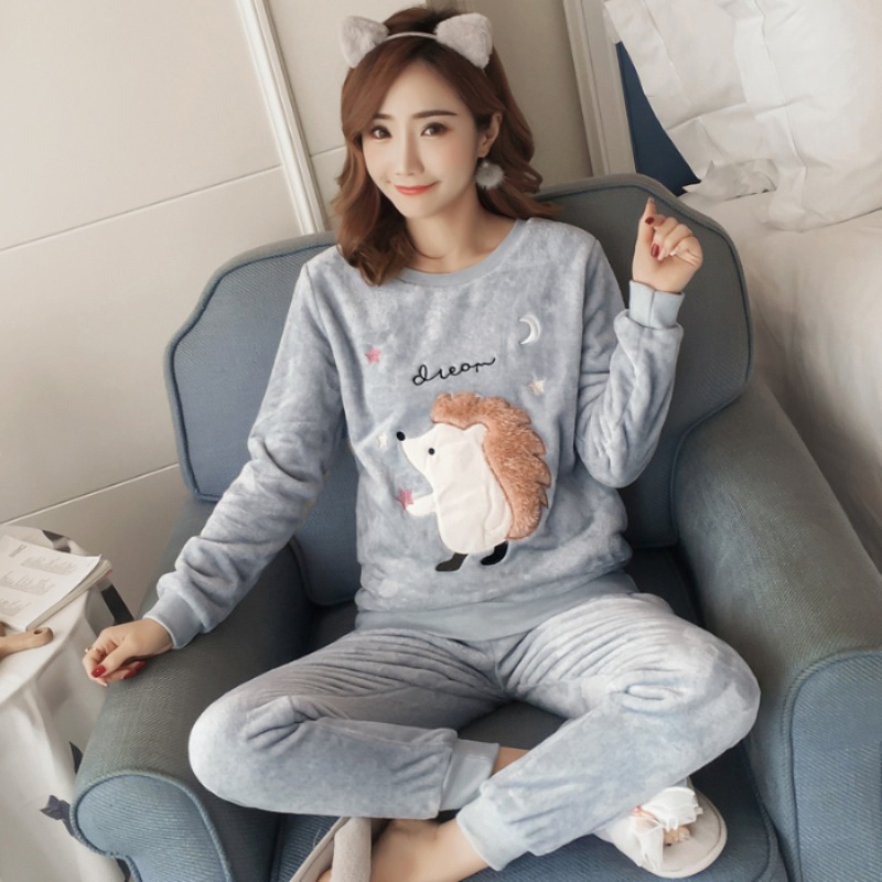 Pijama de franela suave y cálida para mujer, conjunto de dos piezas de manga larga con cuello redondo y bonito estampado, otoño e invierno, novedad