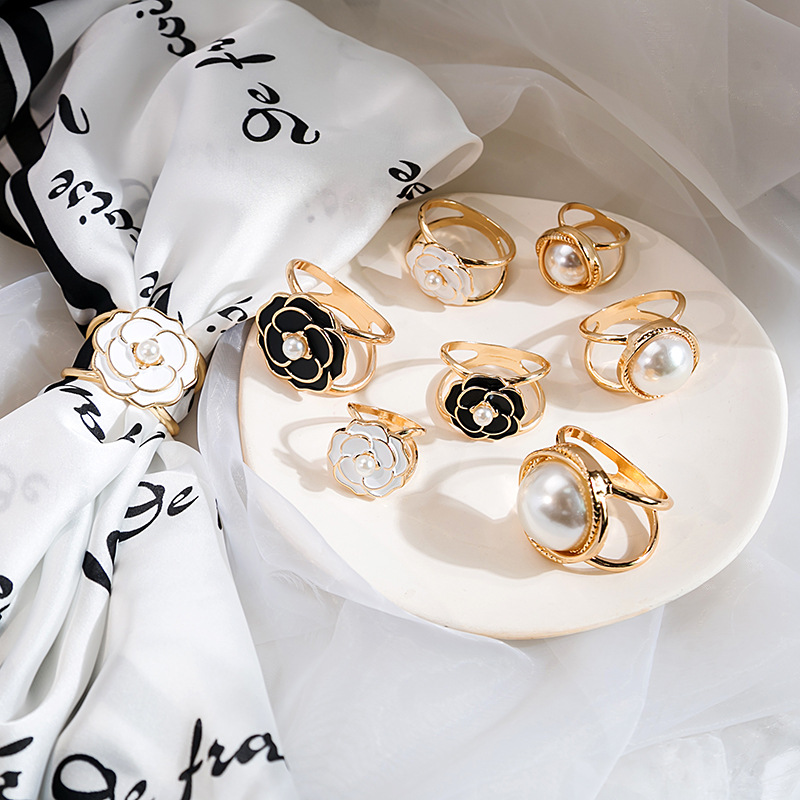 Fashion Flower Shape Metal Scarf Buckle For Women Simple Cross Crystal Scarf Bow Clip Holder Shawls Jewelry Accessories Gifts