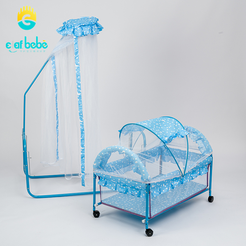Hochwertiges faltbares Multifunktions-Babybett mit großer Wippe