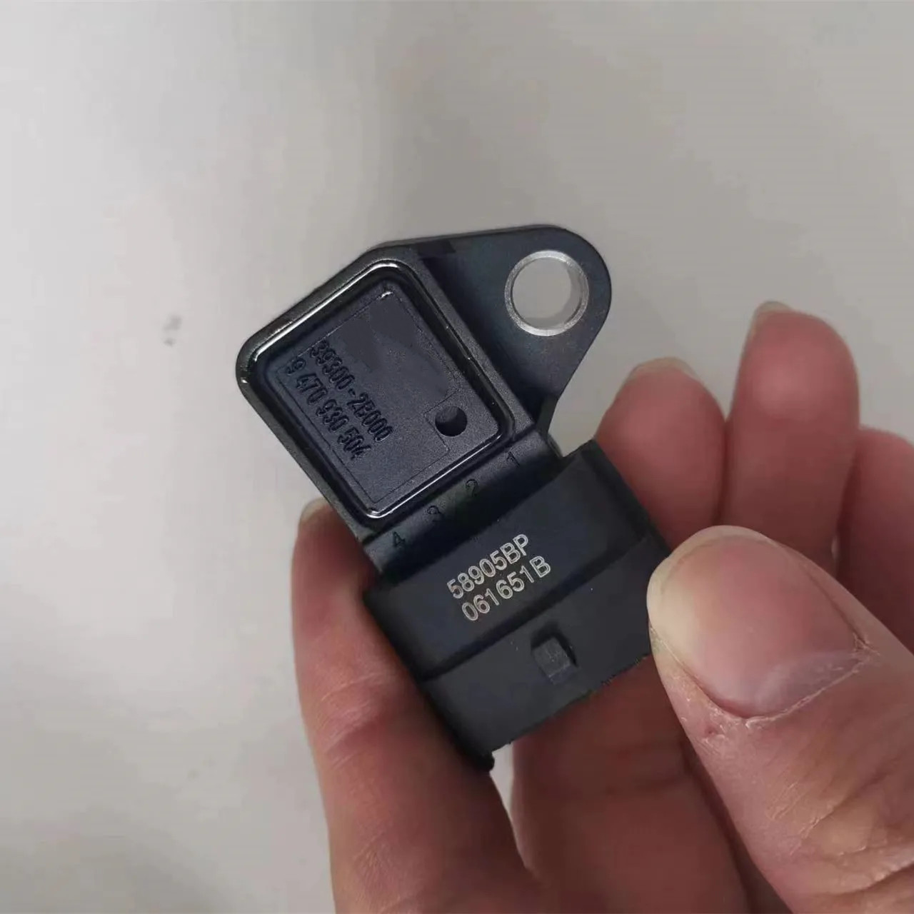 Sensor MAP de presión de aire de admisión del colector, emisor para Hyu-ndai Accent, KI-A Sorento-Sportage Forte-Koup Optima-Rondo 39300-2B000