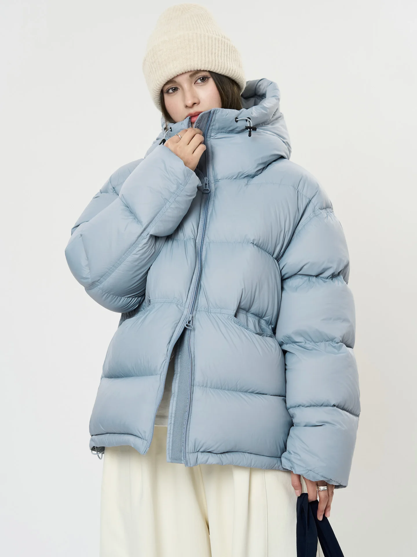 Lässige, einfarbige, lockere Daunenjacke mit Kapuze für Damen im Winter