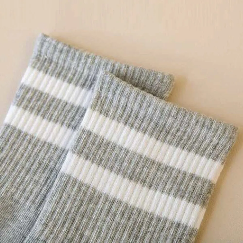 3/6 pares de calcetines de tubo medio para mujer, calcetines deportivos transpirables a la moda, calcetines clásicos con patrón de barra paralela que absorben el sudor, calcetines sin pilling para niña