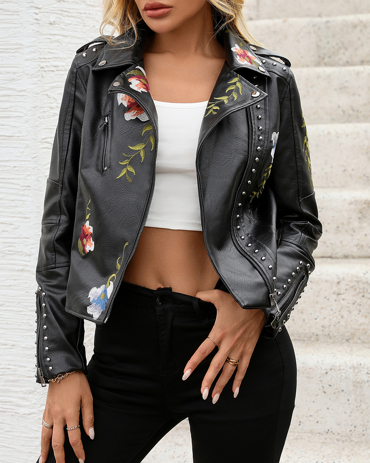 Damen-Jacke aus besticktem Kunstleder mit Nieten, Moto-Punk-Jacke, Blumenmantel
