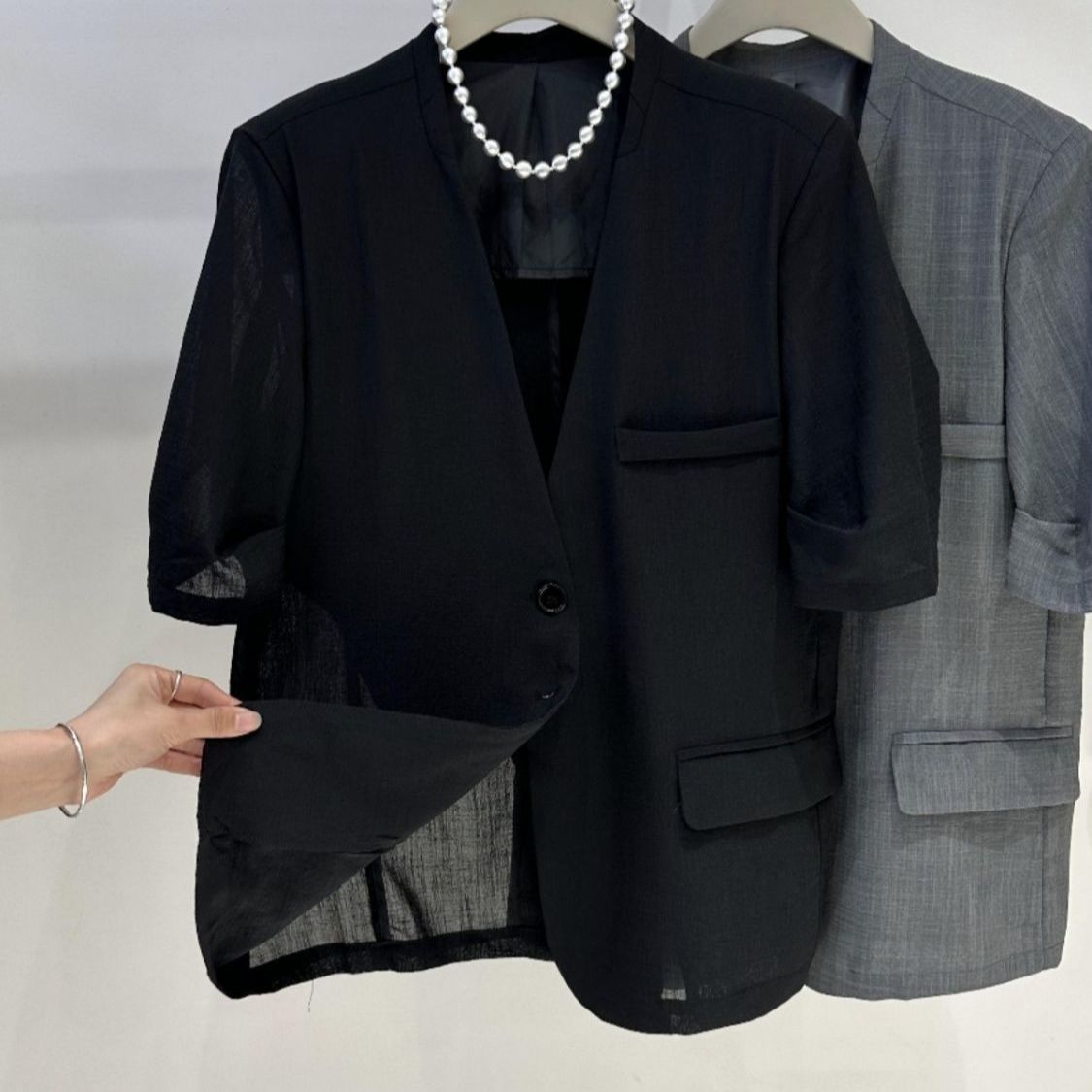 2025 neue Frühling Sommer Einfache Eleganz V-ausschnitt Kurzen Ärmeln Anzug Jacke Chic Schwarz Grau Blazer Oberbekleidung Pendeln Damen Büro
