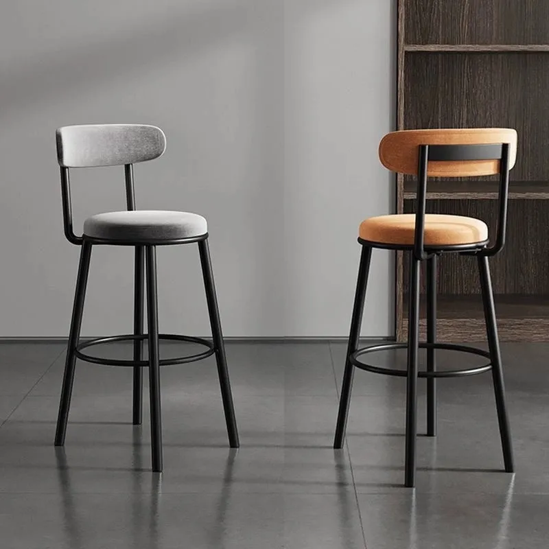 Taburete alto de hierro Simple y moderno para el hogar, silla de Bar con respaldo escandinavo, taburete de Bar negro ligero de lujo, silla alta para el hogar