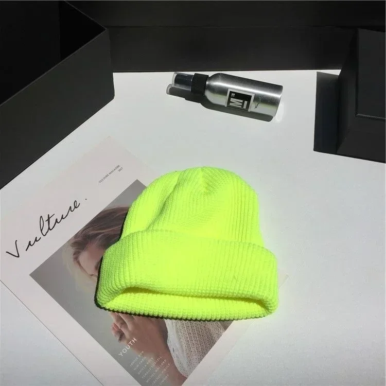 Gorro de punto de lana cálido de Color sólido para hombre y mujer, gorro con puños fluorescentes, gorros para mujer, gorro cálido informal