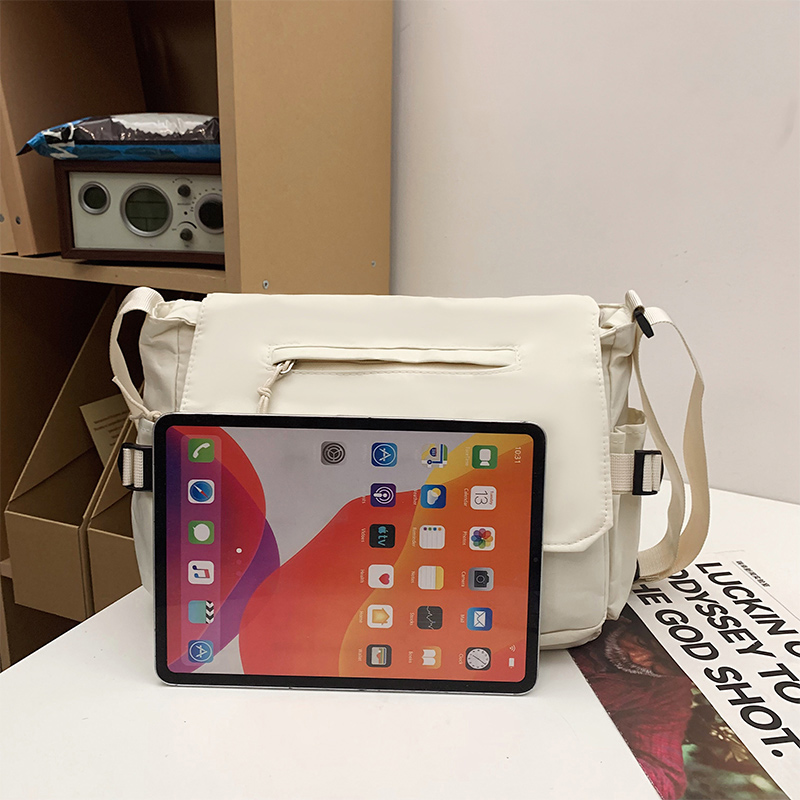 2025 new Sanrio Kulomicawai printed shoulder bag fashion school canvas messenger bag for young students