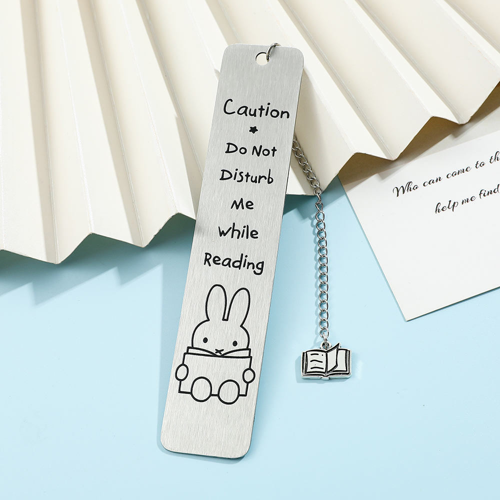 A Snoopy Multipurpose Dog Bookmark, Stainless Steel Material with Chain - The Perfect Gift for Snoopy and Bookworm