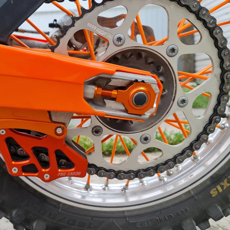 KTM EXCF EXC 525 500 450 400 350 300 250 200 125 SX SXS XCW MXC チェーンアジャスターレギュレータスライダーオートバイテンショナー