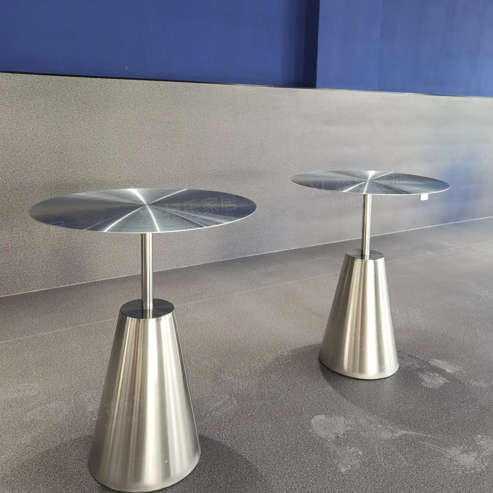 Mesa de jantar redonda quadrada de aço inoxidável estilo industrial para cafeteria, sobremesa, bar, design moderno e minimalista