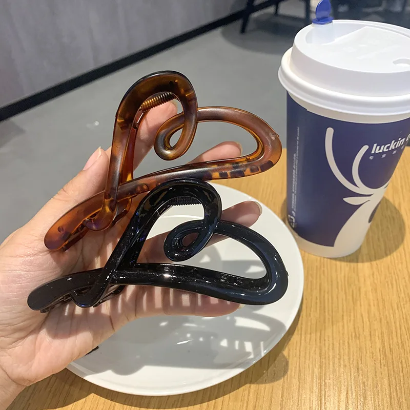 女性のための魅力的なヘアクリップ,マット,ラブグリップ,シンプルでハイエンド,新しいヘッドピース,春と夏,1個