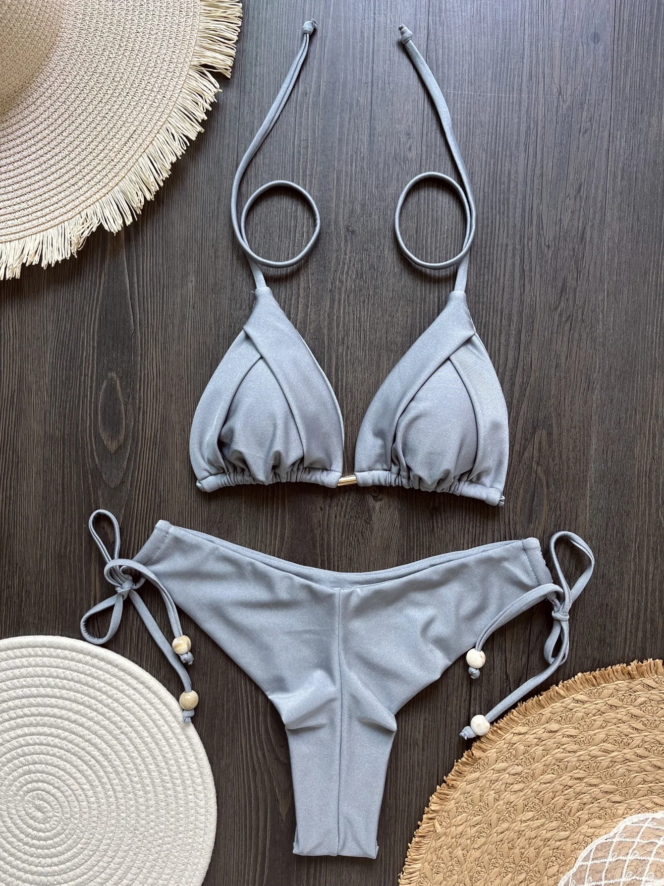 2025 Neuer sexy Dreieck-Badeanzug für Frauen, brasilianische Bikinis, Neckholder-Bademode, Push-Up-Badeanzug, Metallkette, Strand-Bikini-Set